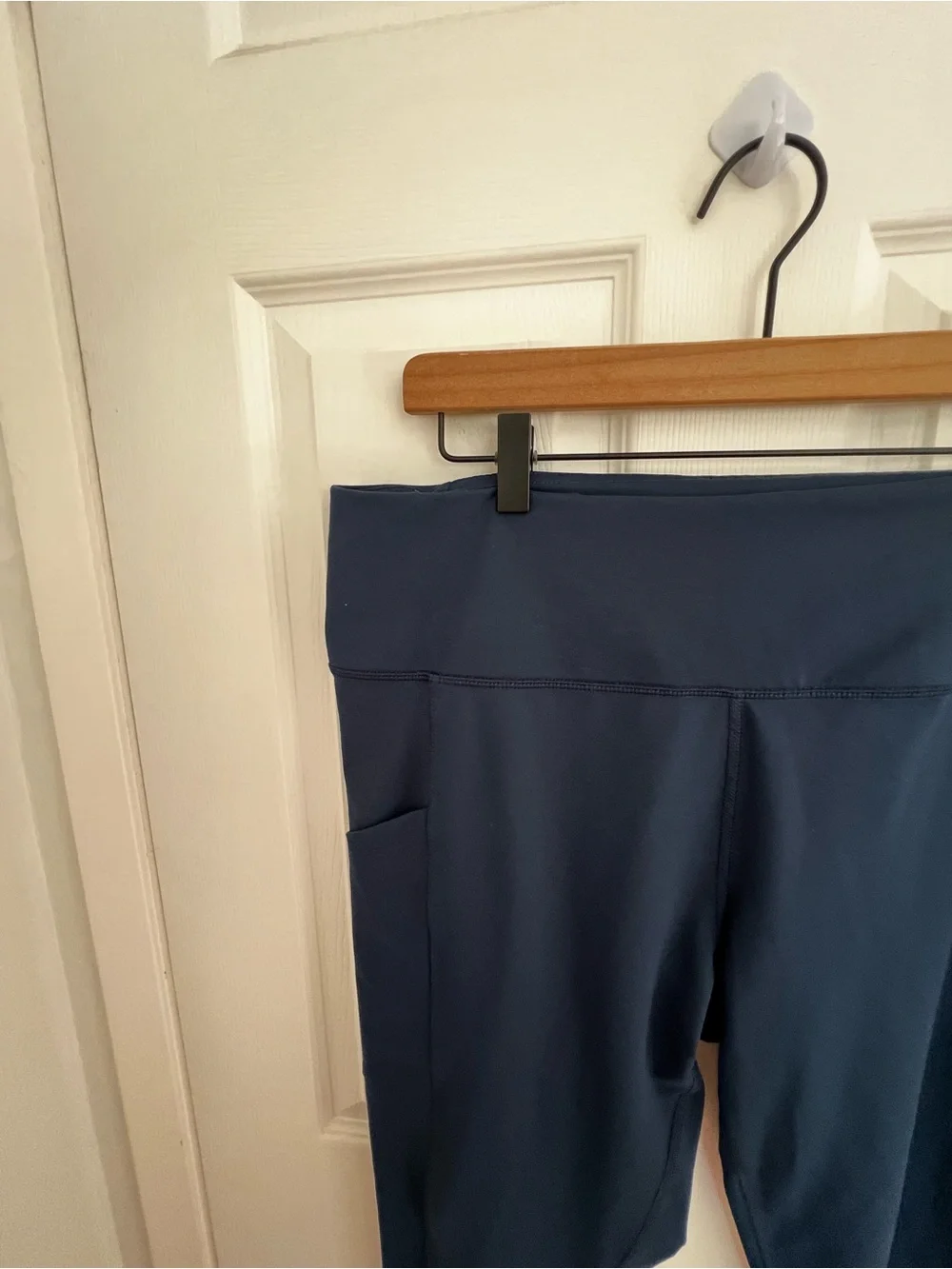 Eddie Bauer Deep Navy High-Waist Pocket Leggings